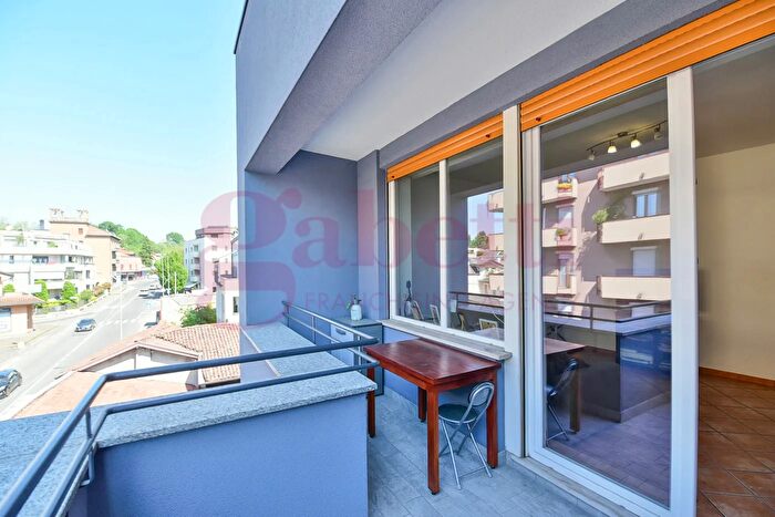 Appartamento trilocale in vendita in Via Francesco Baracca, Mariano Comense