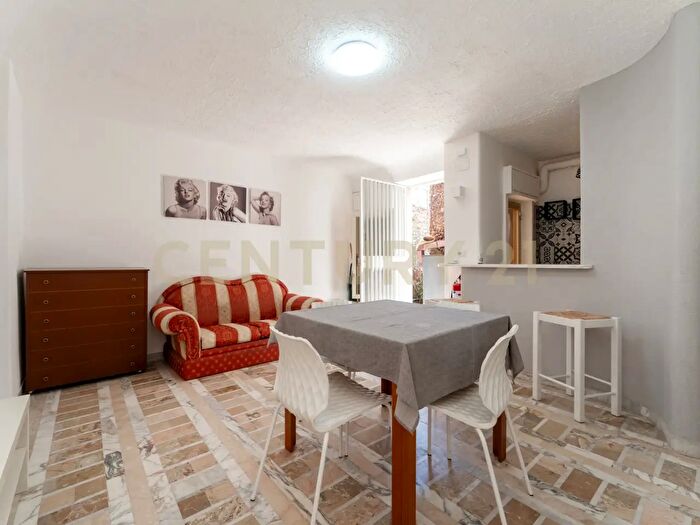 Appartamento bilocale in vendita in Via G M Frontini, Aci Castello