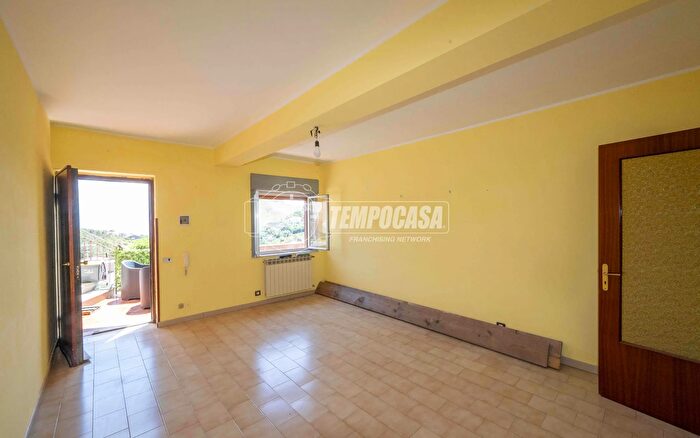 Appartamento quadrilocale in vendita in Via Torrente Curcuraci Guardia, Messina