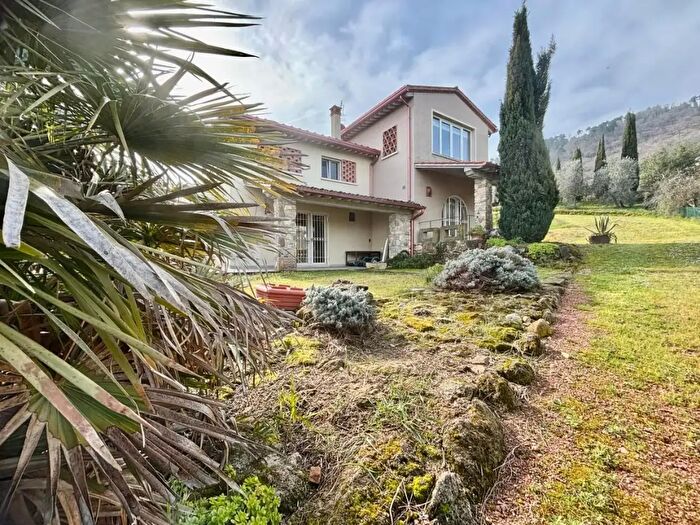 Casa con 9 locali in vendita in Chianni