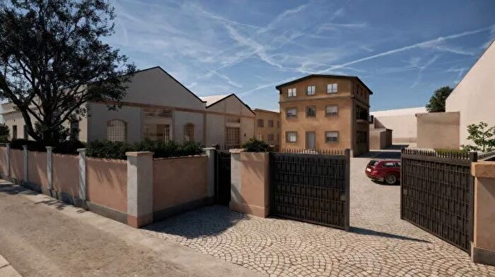 Appartamento trilocale in vendita in Via Enrico Cosenz, Milano