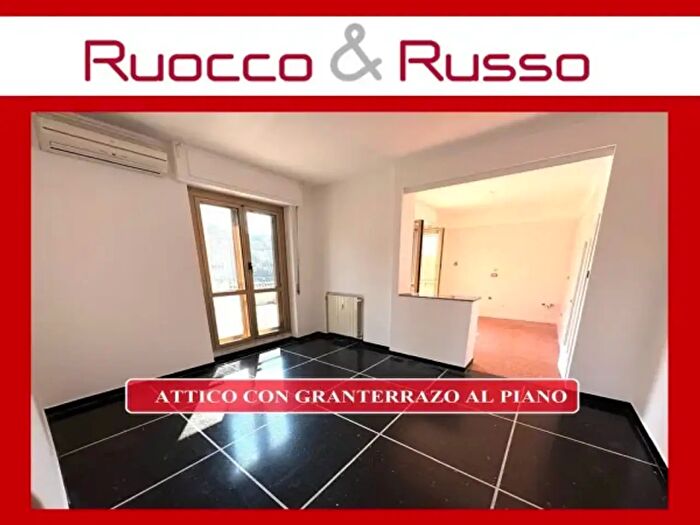 Appartamento trilocale in vendita in Genova