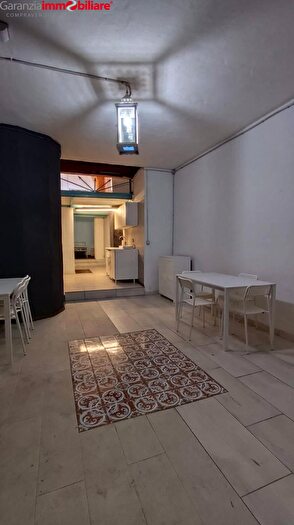 Appartamento trilocale in vendita in Vico Lungo del Gelso, Napoli