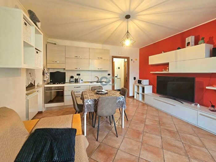 Appartamento bilocale in affitto in Via Pozza, Esenta, Lonato del Garda