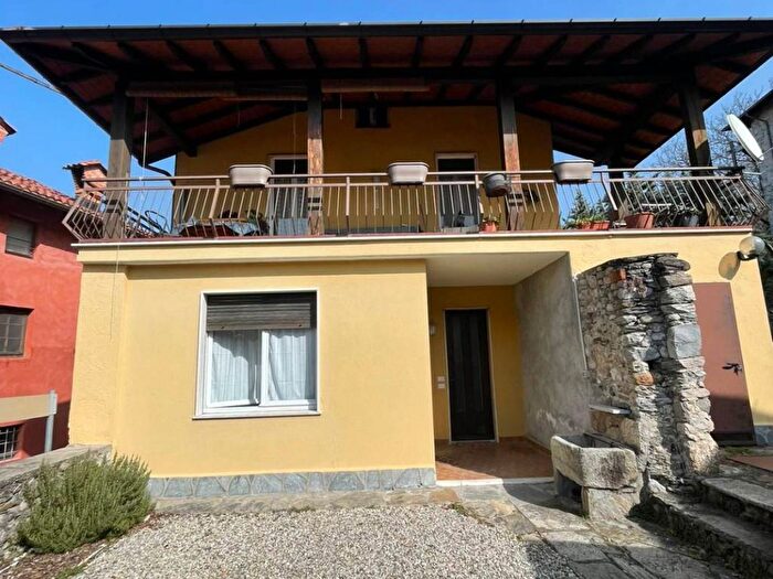 Appartamento trilocale in affitto in Via Trieste, Brezzo, Brezzo di Bedero