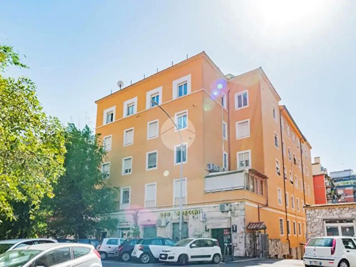 Appartamento bilocale in vendita in Via di Donna Olimpia, Roma