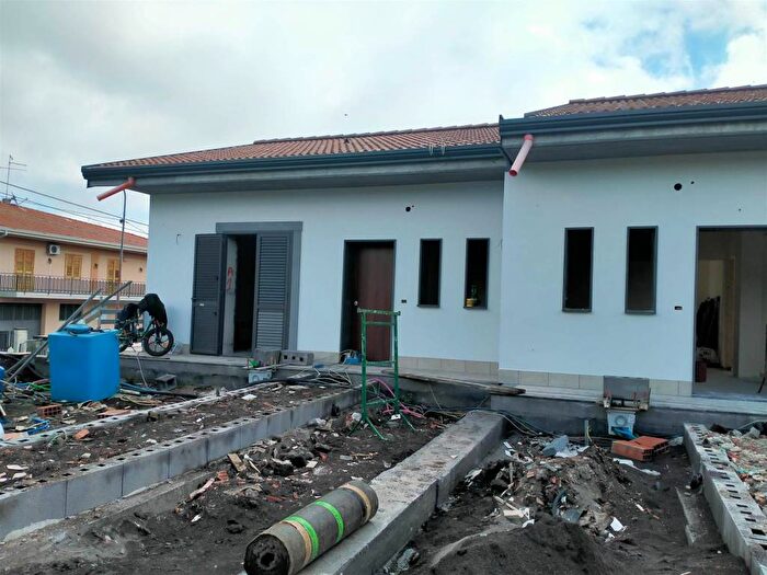 Casa quadrilocale in vendita in Trecastagni