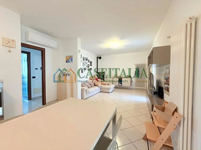 Appartamento con 5 locali in vendita in Loranze