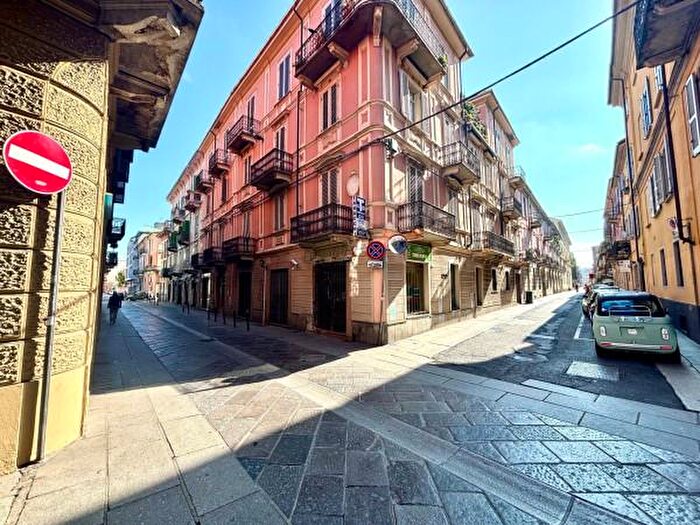 Appartamento quadrilocale in vendita in Via Giuseppe Mazzini, Alessandria