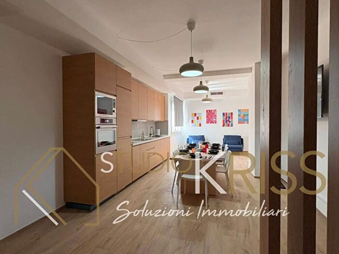 Appartamento con 9 locali in vendita in Viale Cavour, Ferrara