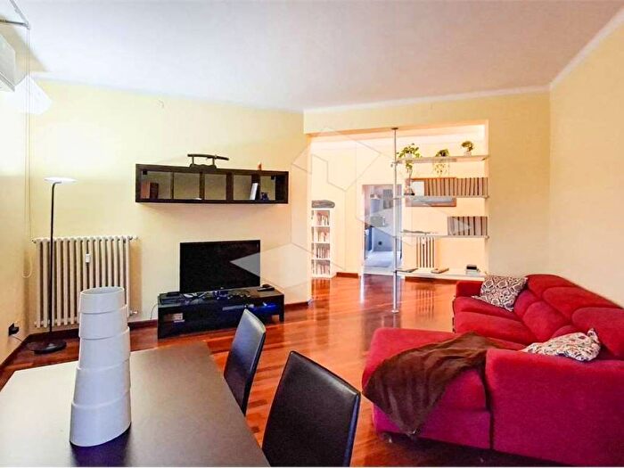 Appartamento trilocale in affitto in Centro Storico, Reggio Emilia