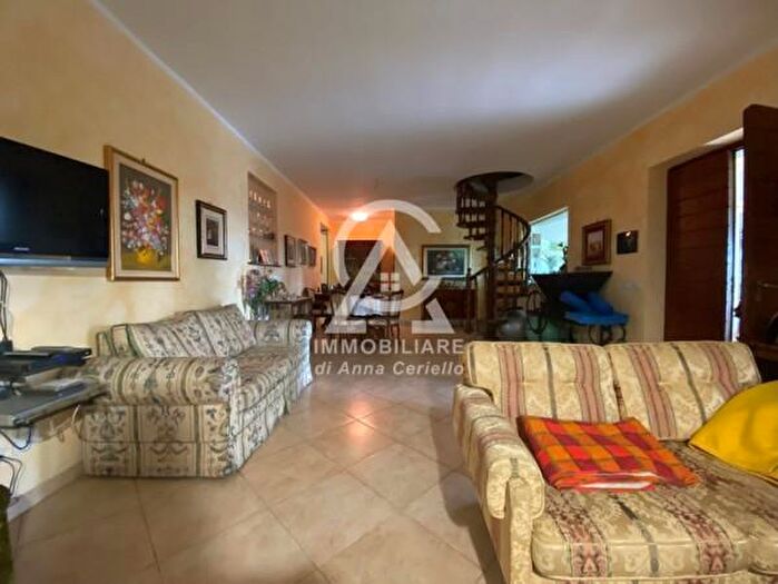 Casa con 5 locali in vendita in Via Madonna della Noce, Tarano