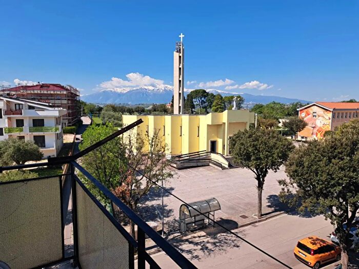 Appartamento con 6 locali in vendita in Via Torino, Lanciano