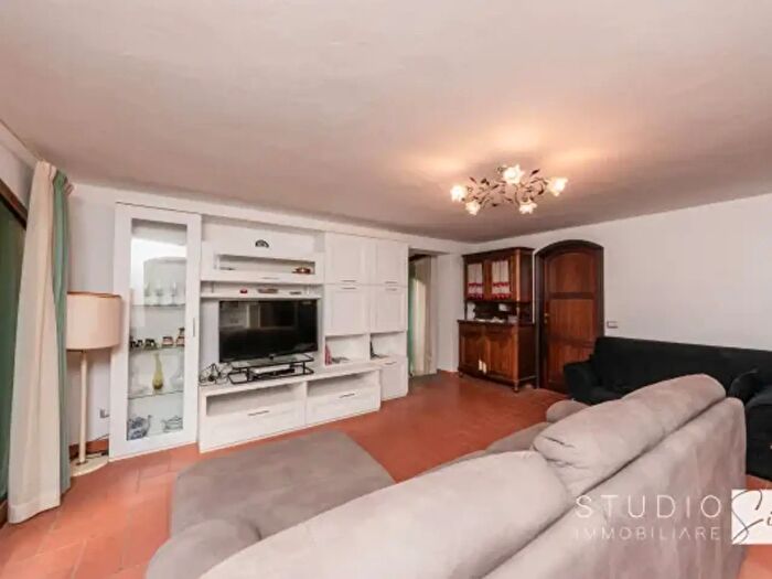 Appartamento con 6 locali in vendita in Via Gabriele dAnnunzio, Camaiore