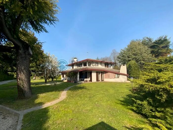 Casa con 14 locali in vendita in Via Micca, Noventa Padovana