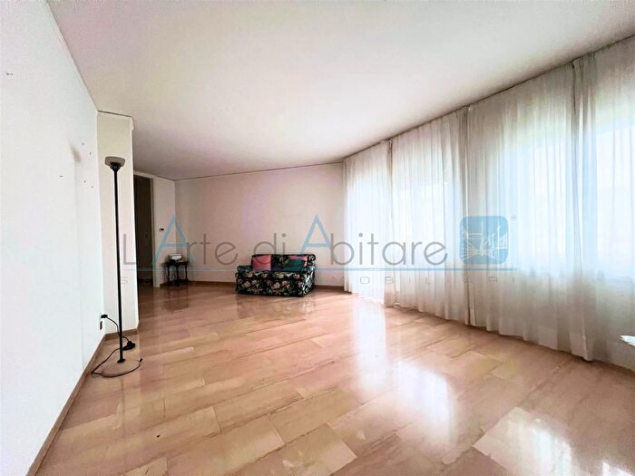 Appartamento con 5 locali in vendita in Treviso, Treviso