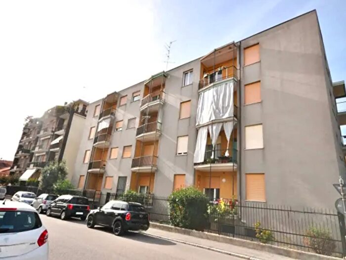 Appartamento trilocale in affitto in Via Luigi Lagrange, Novara
