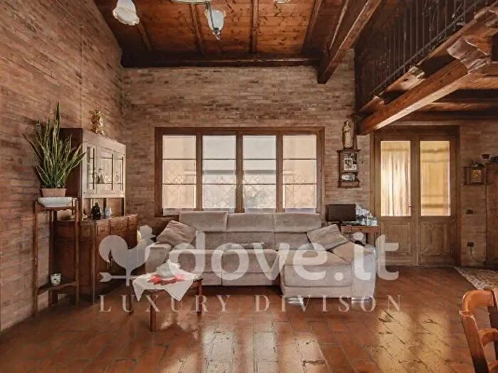 Casa con 5 locali in vendita in Via dei Fornaciai, Terre del Reno