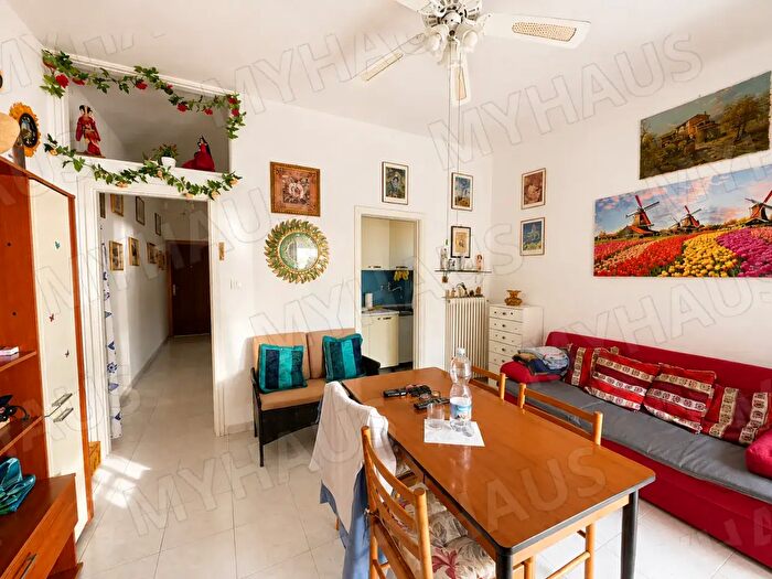 Appartamento bilocale in vendita in Via Archimede, Cesenatico