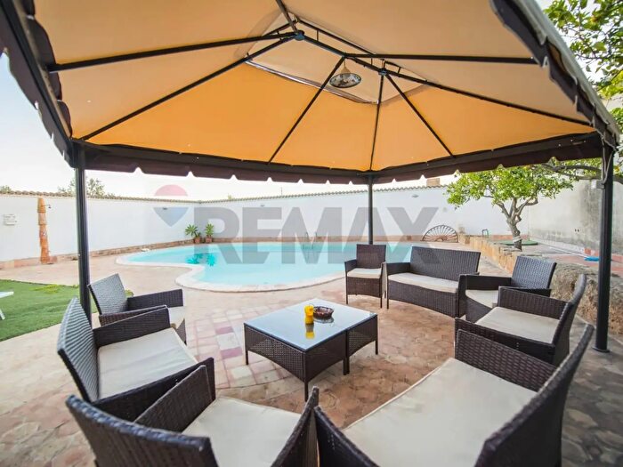 Casa con 15 locali in vendita in Via delle Magnolie, Mazara Del Vallo