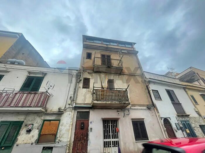 Casa trilocale in vendita in Via Umberto Maddalena, Palermo