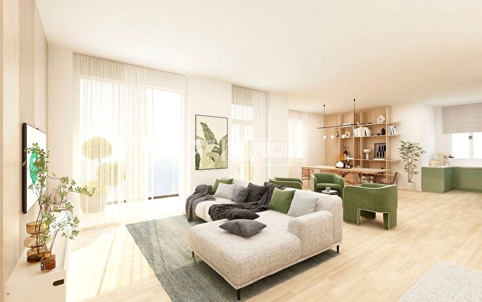 Appartamento con 5 locali in vendita in Via Giovanni da Procida, Milano