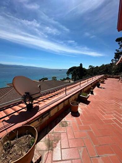 Appartamento con 6 locali in vendita in Via Panoramica dello Stretto, Messina