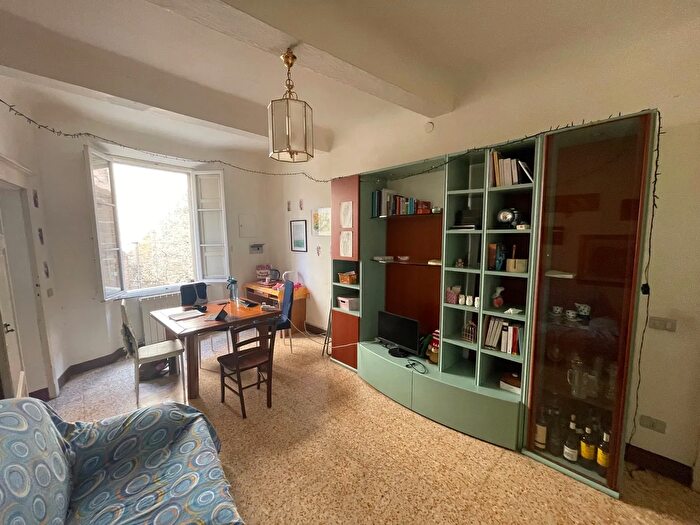 Appartamento con 7 locali in vendita in Il Campo, Siena