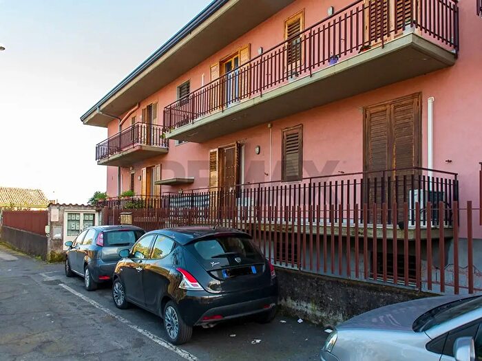 Appartamento trilocale in vendita in Via Cordovado, Acireale