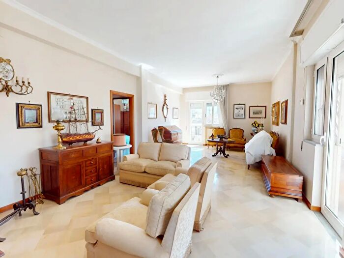 Appartamento quadrilocale in vendita in Via De Rossi, Bari