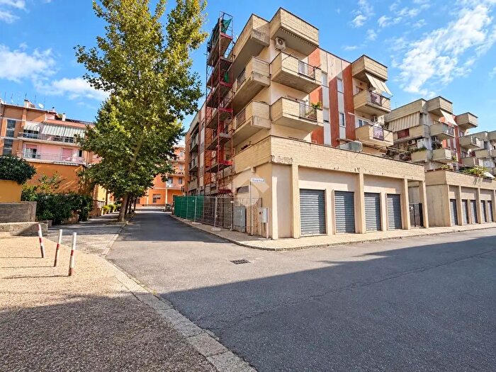 Appartamento trilocale in vendita in Via Luigi Einaudi, Genzano Di Roma