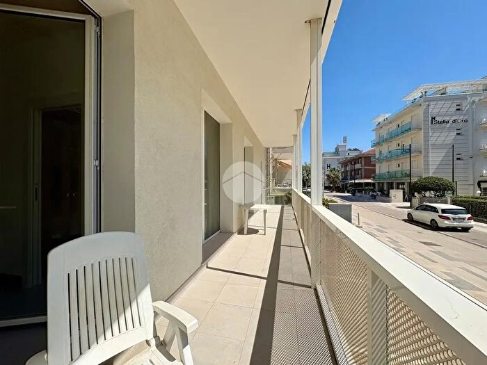 Appartamento trilocale in vendita in Viale Porto Palos, Rimini