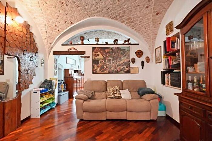 Casa con 5 locali in vendita in Via Terzi, Putignano