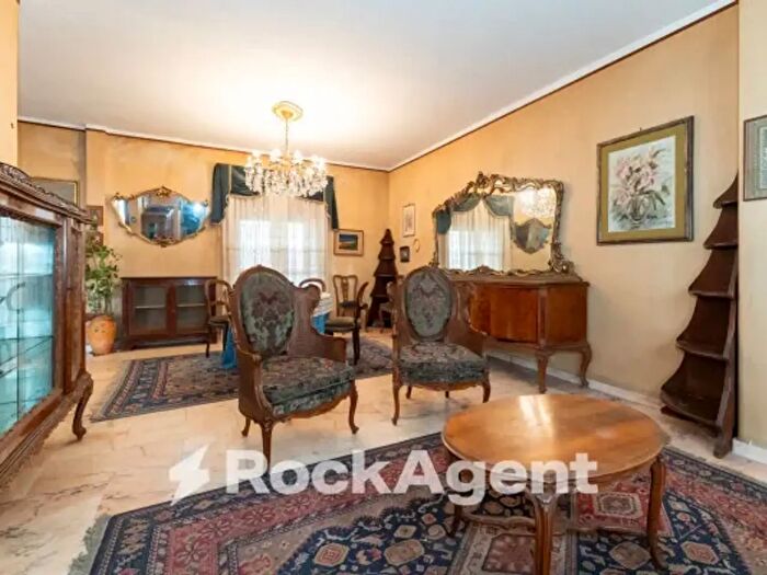 Appartamento con 5 locali in vendita in Via Vittorio Emanuele Orlando, Catania