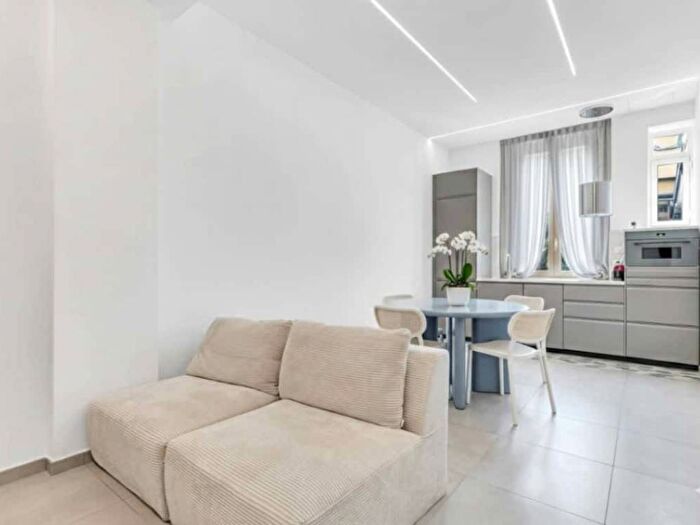 Appartamento trilocale in affitto in Via Carlo Farini, Farini, Milano