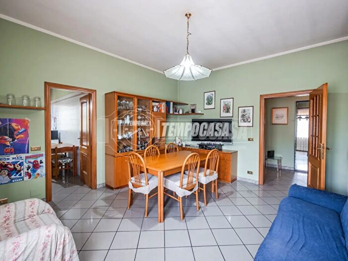 Appartamento con 5 locali in vendita in Via Giuseppe Ungaretti, Vignola