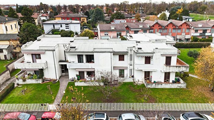 Appartamento bilocale in vendita in Via Roma, Zevio