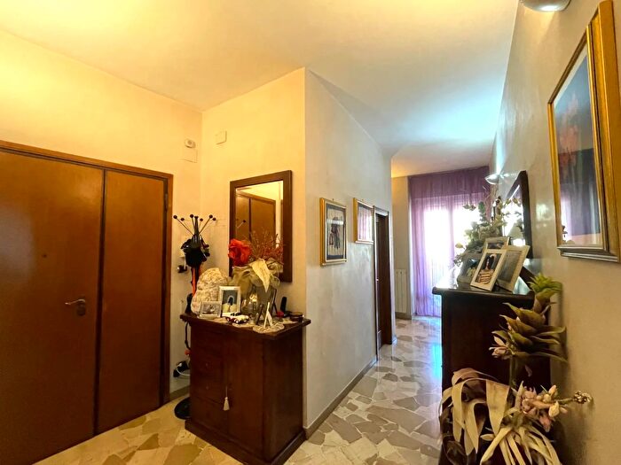 Appartamento con 5 locali in vendita in Via Orazio Vecchi, Firenze