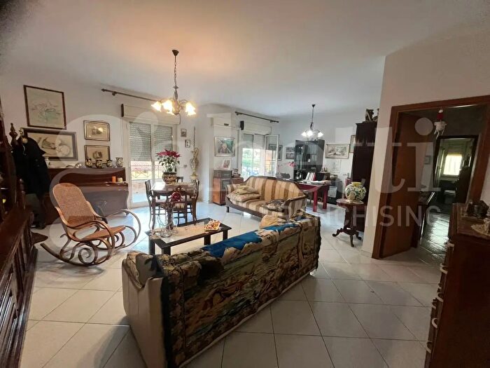 Appartamento con 5 locali in vendita in Via Tommaso Natale, Palermo