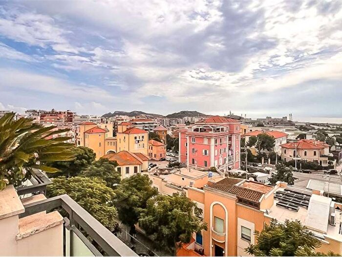 Appartamento trilocale in affitto in via Milano, Bonaria, Cagliari