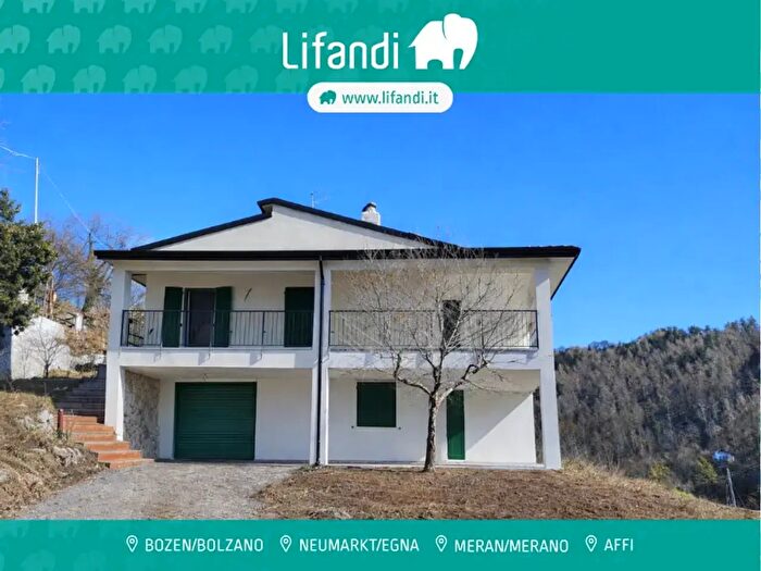 Casa con 5 locali in vendita in Ferrara Di Monte Baldo