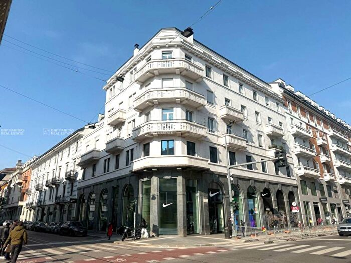 Appartamento trilocale in affitto in Via Errico Petrella, Buenos Aires, Milano