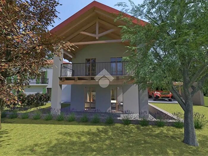 Casa con 5 locali in vendita in Via G Bruno, Trana