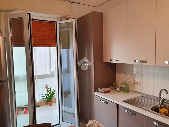 Appartamento con 5 locali in affitto in Via Francesco Paolo Perez, Palermo