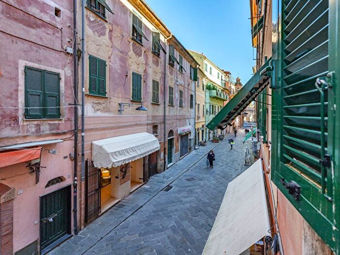 Appartamento bilocale in affitto in Via Cristoforo Colombo, Centro, Finale Ligure