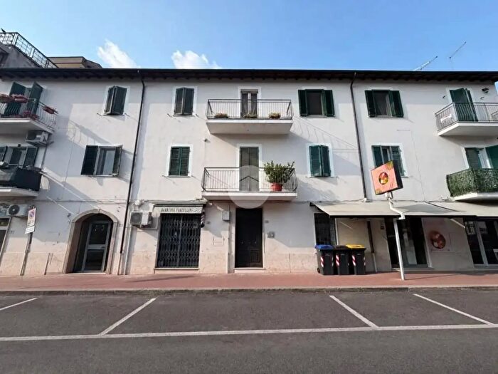 Appartamento quadrilocale in vendita in Via Maggio, Fara In Sabina