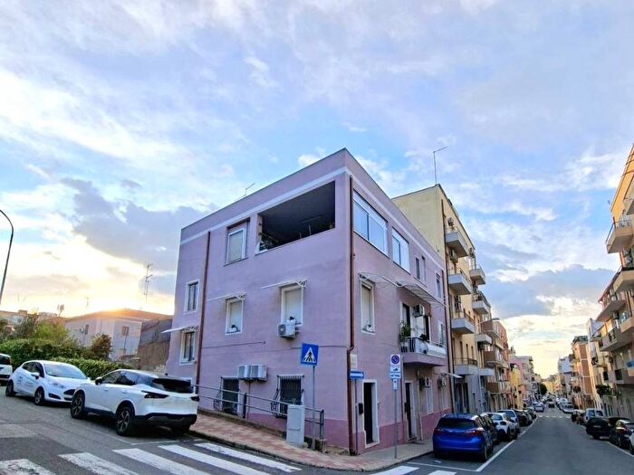 Appartamento trilocale in affitto in Via Redipuglia, Is Mirrionis, Cagliari