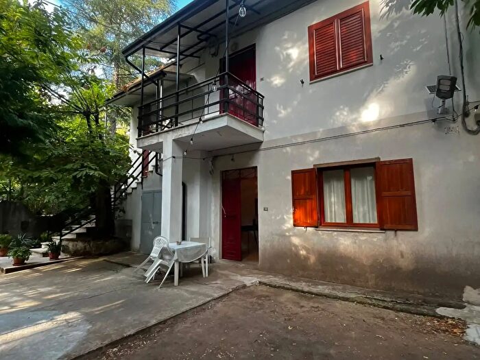 Casa con 5 locali in vendita in CoriglianoRossano