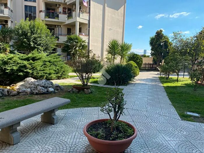 Appartamento quadrilocale in vendita in Via Tommaso Albarella, Acerra