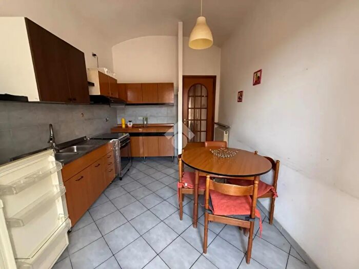 Appartamento trilocale in affitto in Via Venasca, Torino